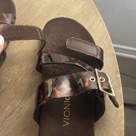 Vionic Skylar Brown Tortoise Slip On Adjautable Sandals Women Orthotic size 9 - Picture 11 of 16